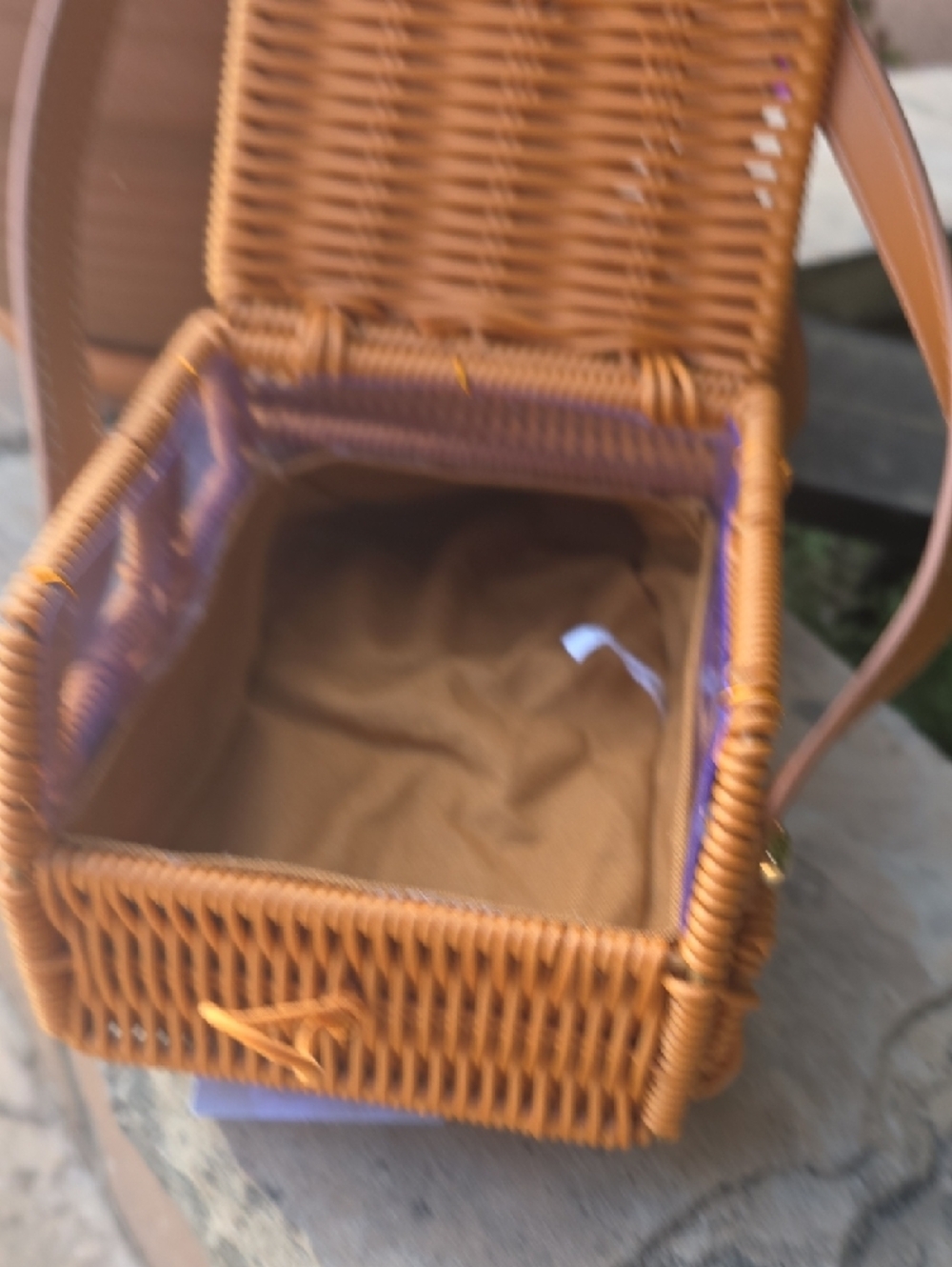 Tommy Bahama Tan Wicker Jeep-Shaped Handbag - Picture 5 of 7